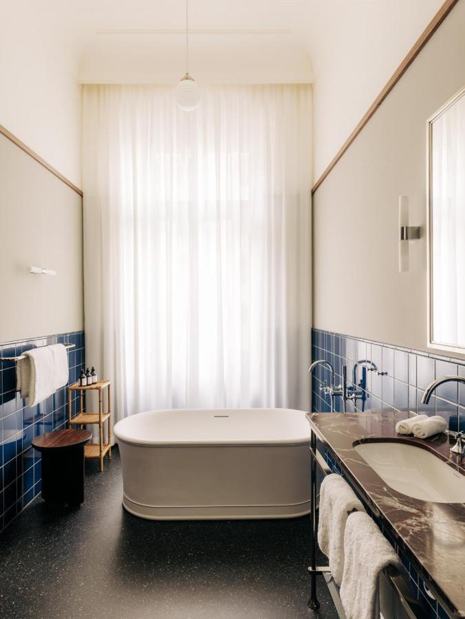 Boutique Hotel Chateau Royal Berlin Bagian luar foto Bathroom