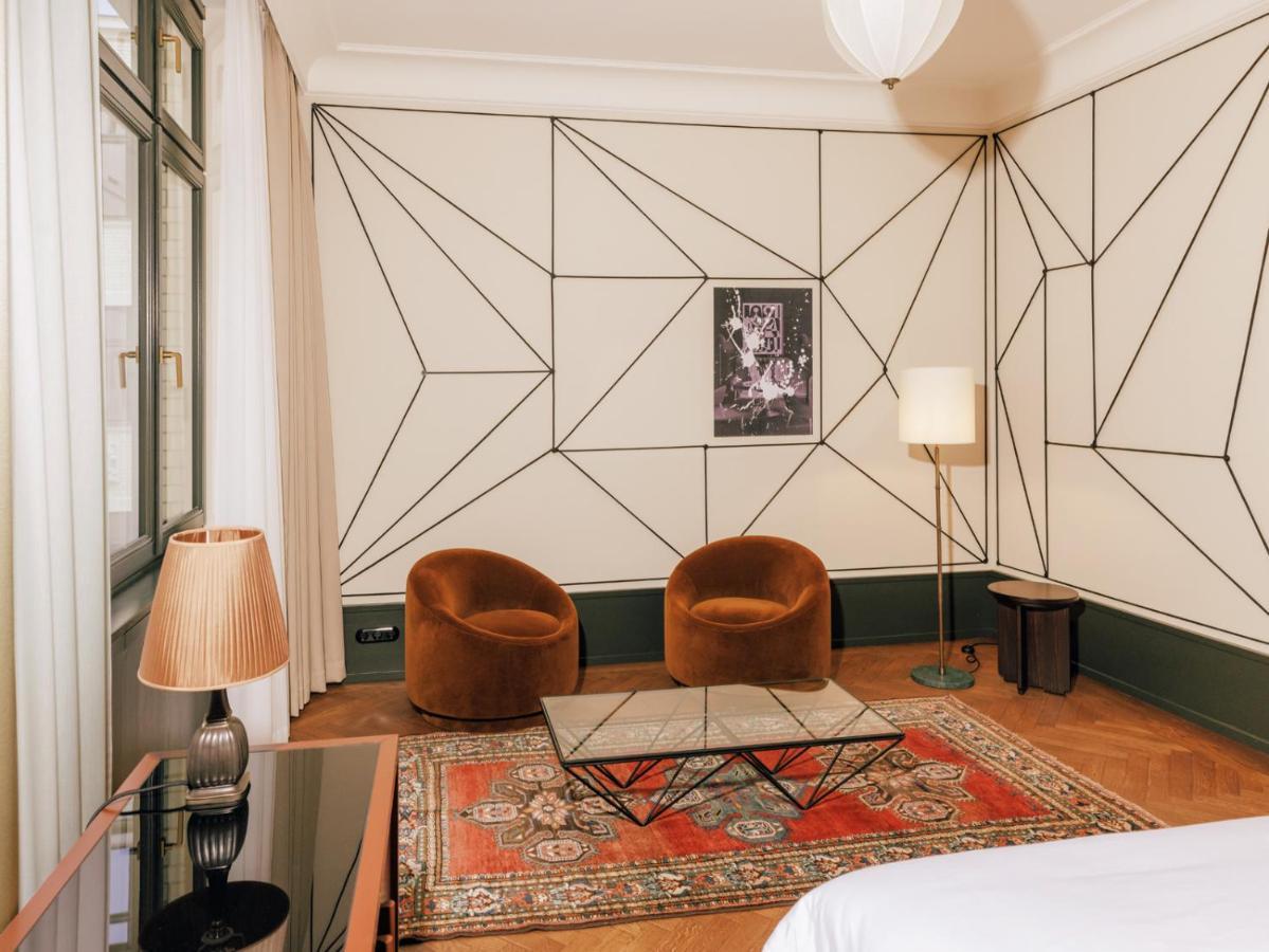 Boutique Hotel Chateau Royal Berlin Bagian luar foto A room at the hotel