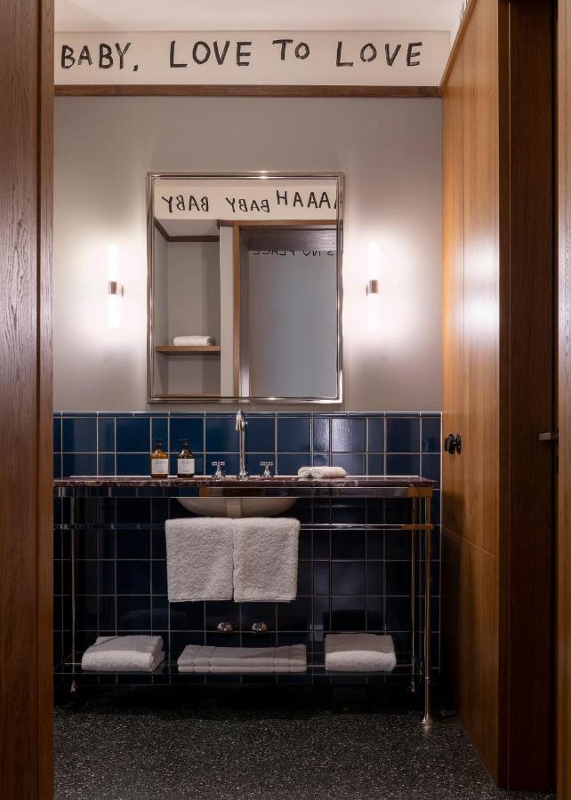 Boutique Hotel Chateau Royal Berlin Bagian luar foto Bathroom