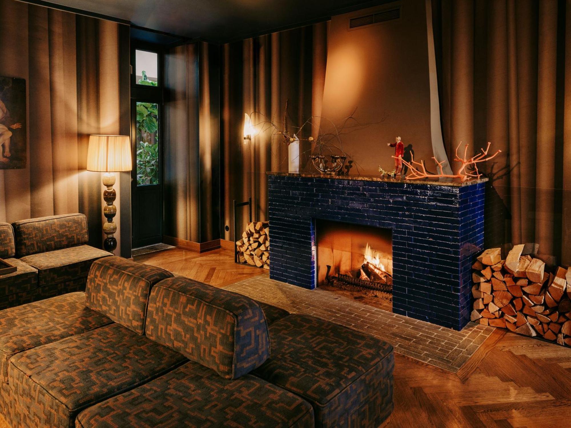 Boutique Hotel Chateau Royal Berlin Bagian luar foto Interior of the hotel